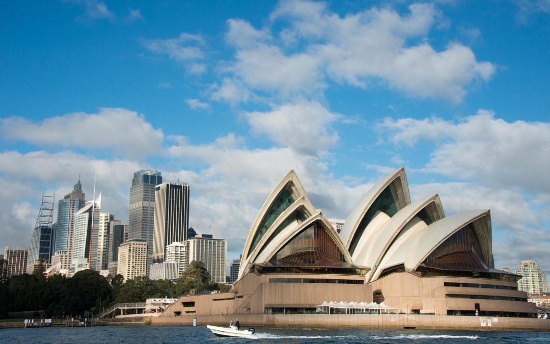 Top Destinations for Large Groups: Exploring Sydney with a 21-Seater Minibus